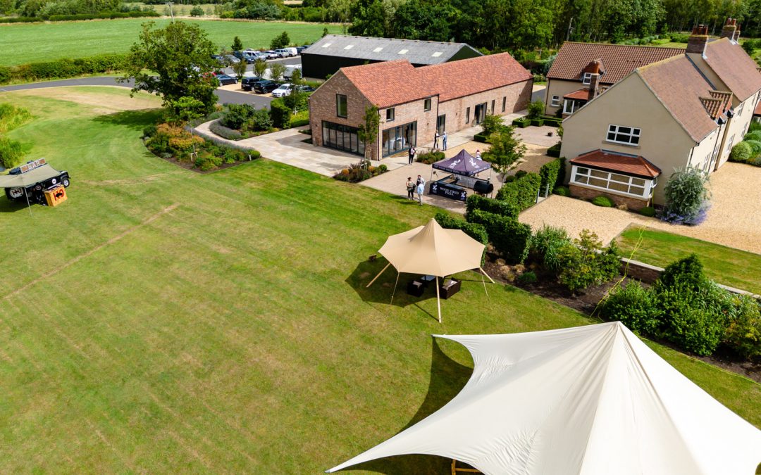 Indoor vs. Outdoor Ceremony: Which is Right for Your Wedding at The Hidden Oak?